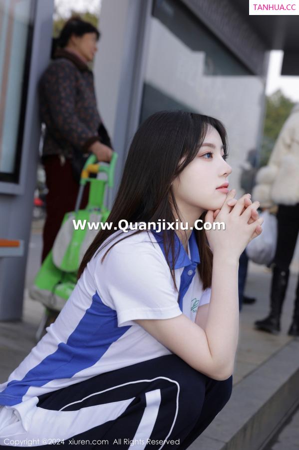 豆瓣酱  [XiuRen]高清写真图 2024.01.19 No.7994 豆瓣酱 制服美臀第12张图片